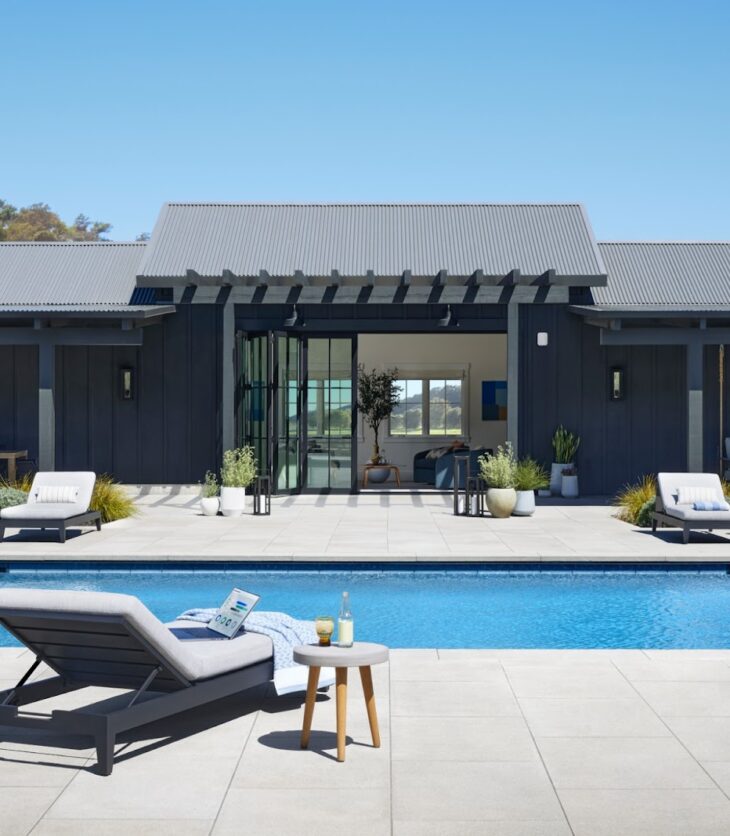 Showing eero outdoors and having internet outside your home.